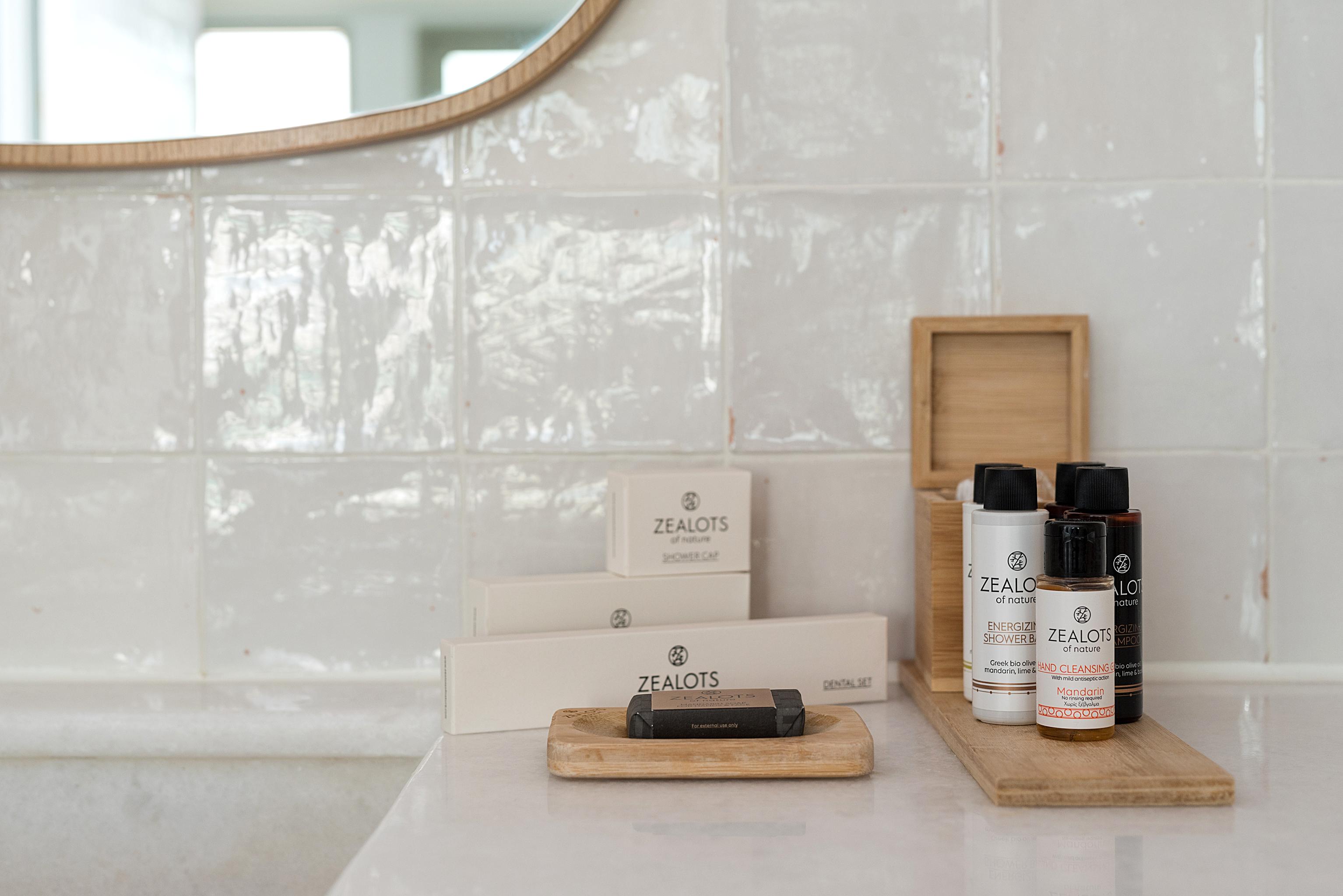 فندق Coco-Mat Athens Jumelle المظهر الخارجي الصورة A selection of amenities by ZEALOTS