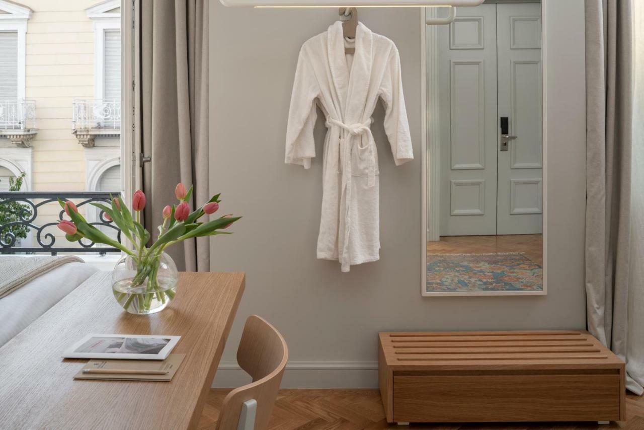 فندق Coco-Mat Athens Jumelle المظهر الخارجي الصورة A bathrobe hanging on a wall